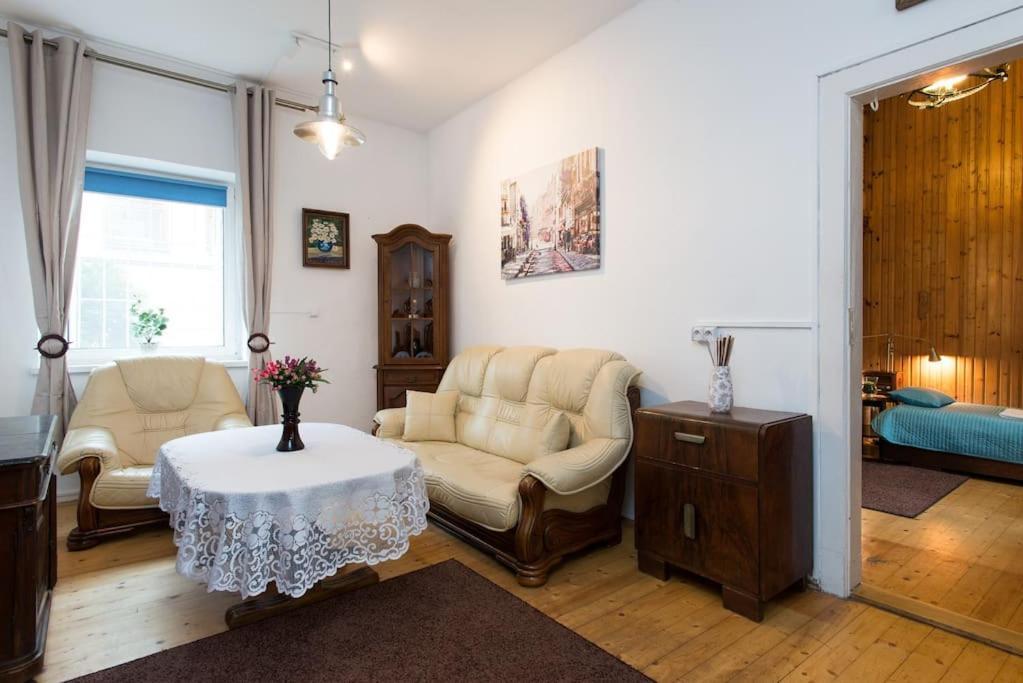 Big Cosy Retro Apt, Free Parking, 15Min Oldtown & Kazimierz - By Homelike Krakow Cracóvia Exterior foto